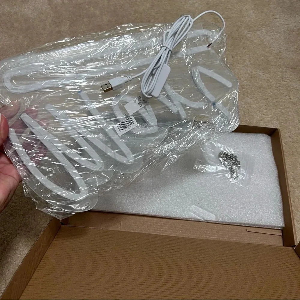 Custom LED Neon Sign  “Mari” - Picture 4 of 6
